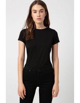 Playera manga corta cuello redondo para mujer