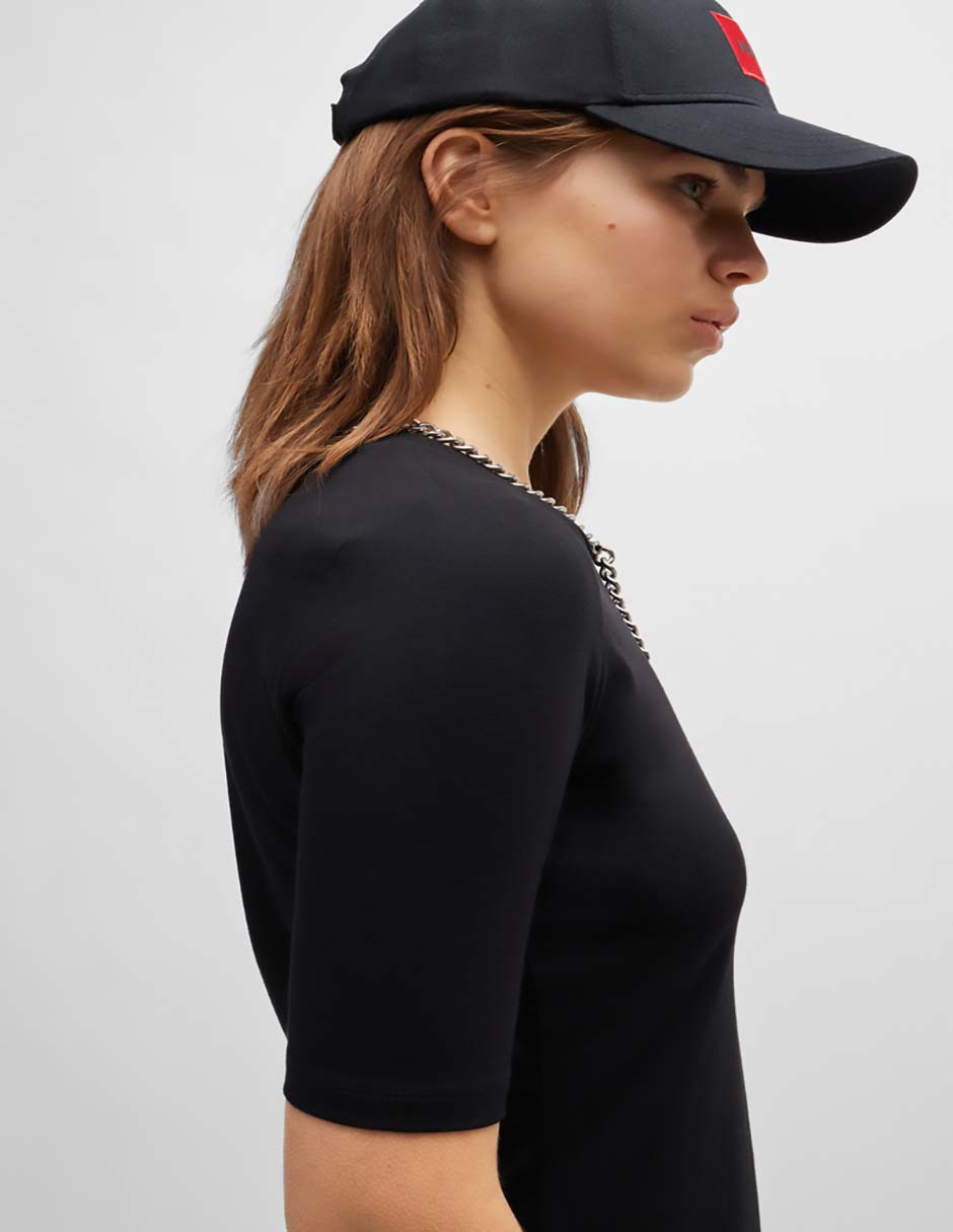 Playera manga corta Hugo Nos cuello redondo para mujer