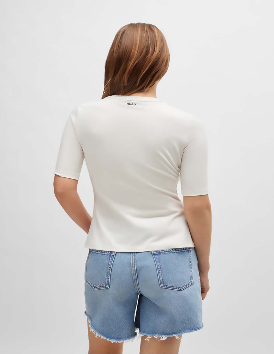 Playera manga corta Hugo Nos cuello redondo para mujer