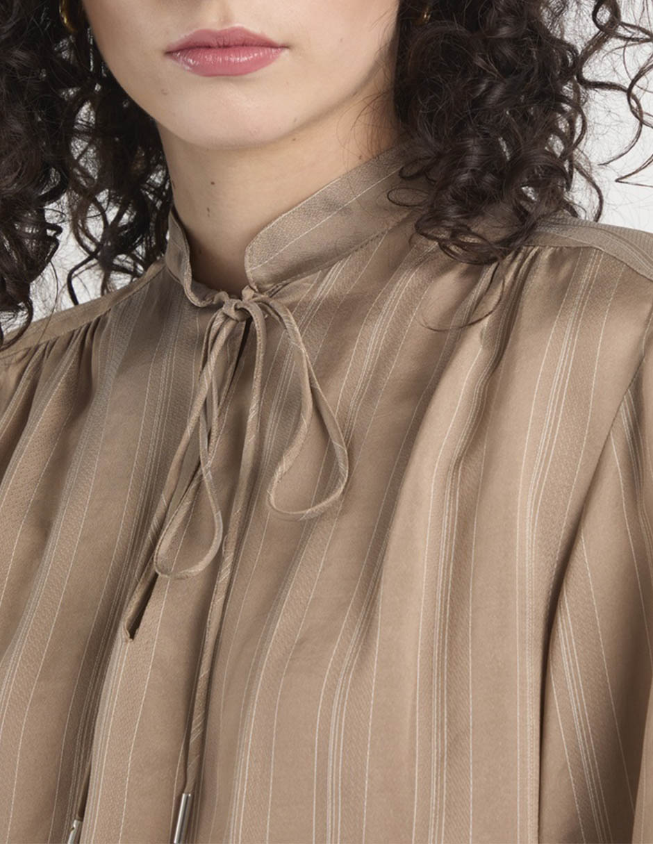 Blusa Max& manga corta para mujer 5