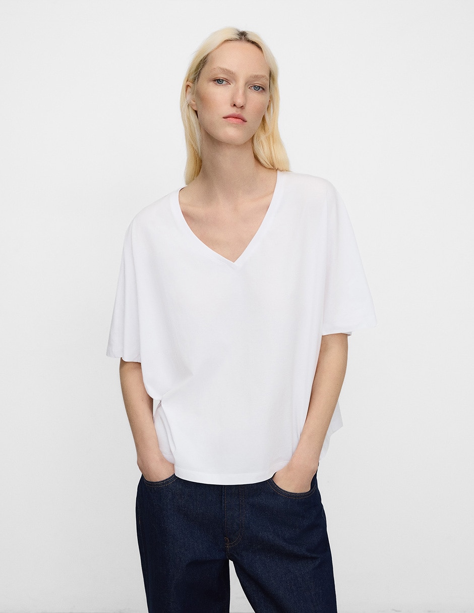 Playera manga al codo cuello v para mujer
