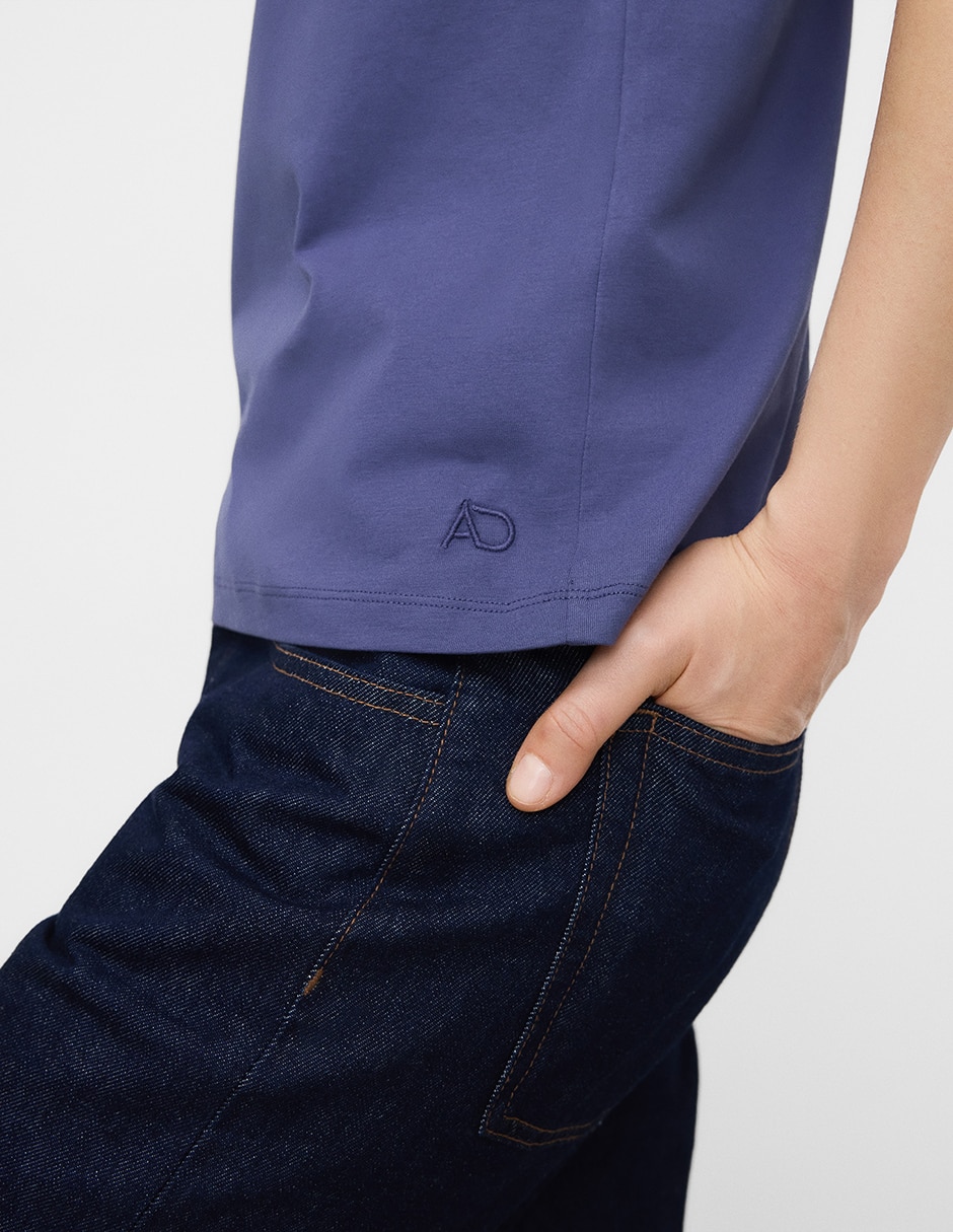 Playera manga corta Adolfo Dominguez cuello v para mujer